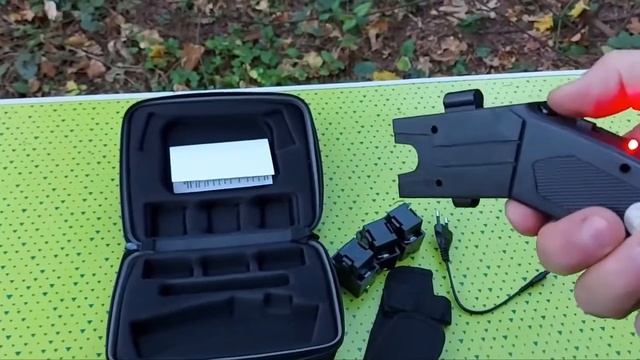 Стреляющий электрошокер Taser смотреть онлайн