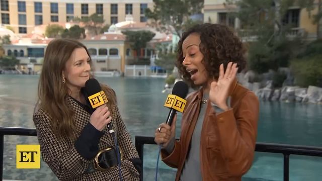 Travis Kelce and Taylor Swift's Romance: Why Drew Barrymore's a Fan! (Exclusive) смотреть онлайн