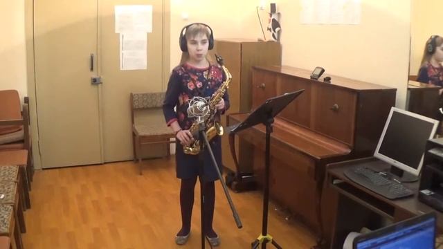 Давликанова Ксения (саксофон, 11 лет) - И. Якушенко " Диалог" смотреть онлайн