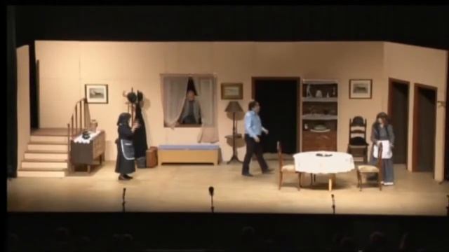 Arsenic i puntes de coixí. Grup de Teatre EL TRAMVIA del Foment Mataroní смотреть онлайн