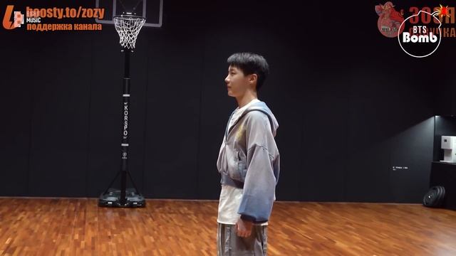 J-Hope и Джин из BTS снимают челлендж на песню Running Wild смотреть онлайн