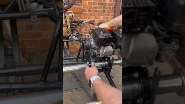 Fitting your GX series engine onto your GX-UK kart смотреть онлайн
