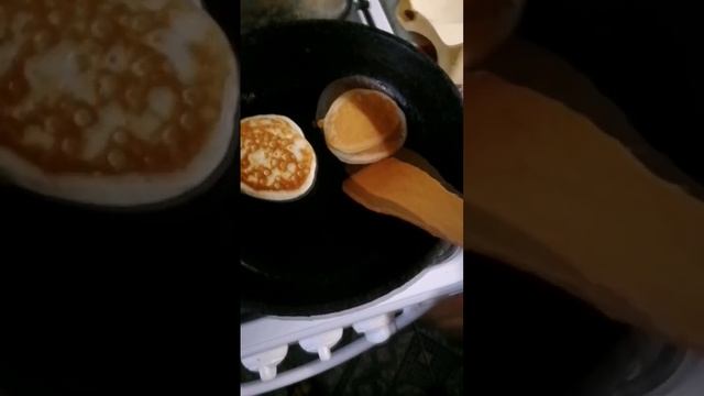 Блинчики!!🥞🍯☕Да с вареньем, сахаром или мёдом!! смотреть онлайн