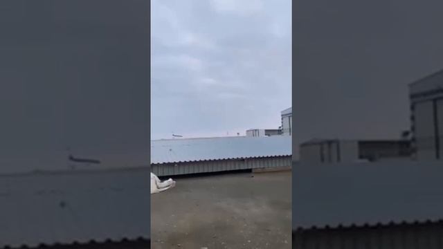 ⚡️Первые минуты после крушения самолета в Актау,