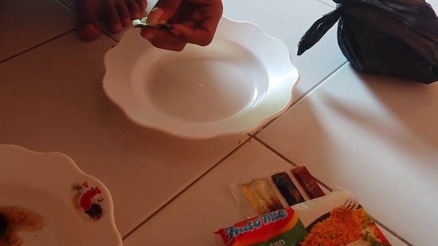TUTORIAL MEMBEDEAKAN INDOMIE KW DAN INDOMIE ASLI!!! | DLH #2 смотреть онлайн