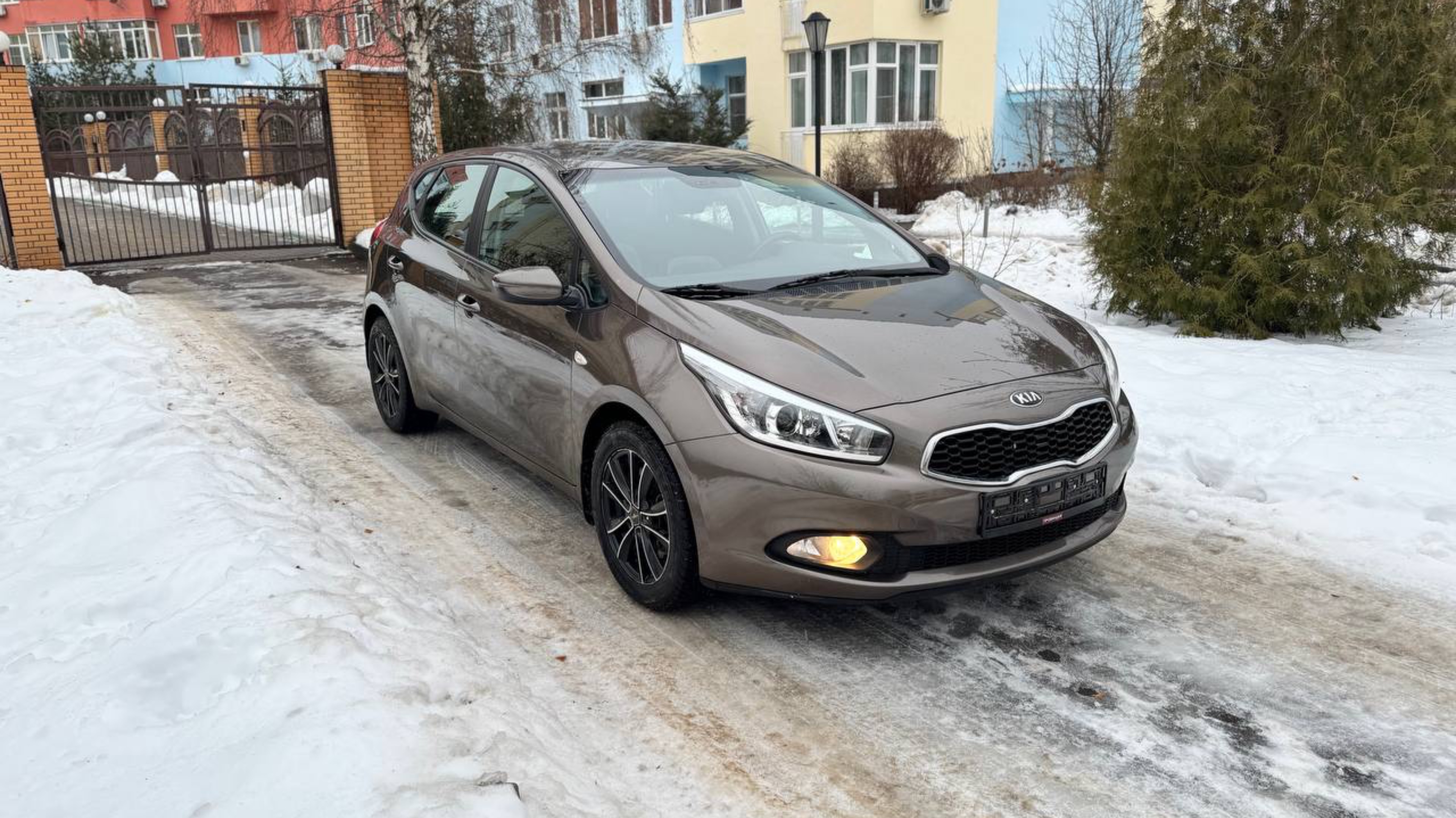 KIA Ceed II 2014 в комплектации Prestige, 107 000км смотреть онлайн