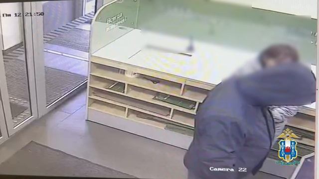 Полицейские донской столицы задержали подозреваемого в разбое смотреть онлайн