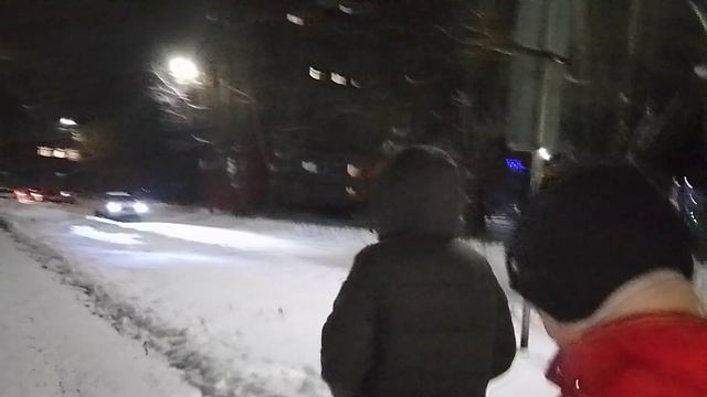 Иду забирать машину, Очень расстроилась. Познакомилась с мальчишками. смотреть онлайн