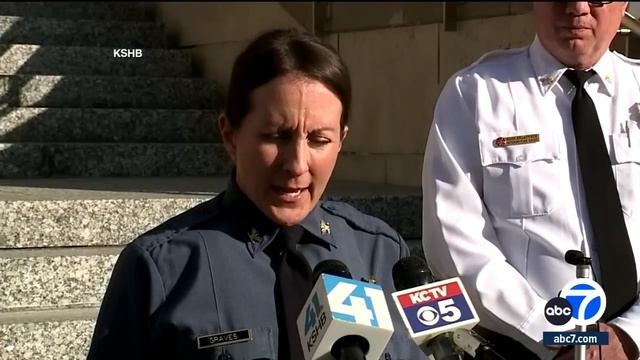 Bystanders tackle suspected gunman at Kansas City Chiefs parade смотреть онлайн