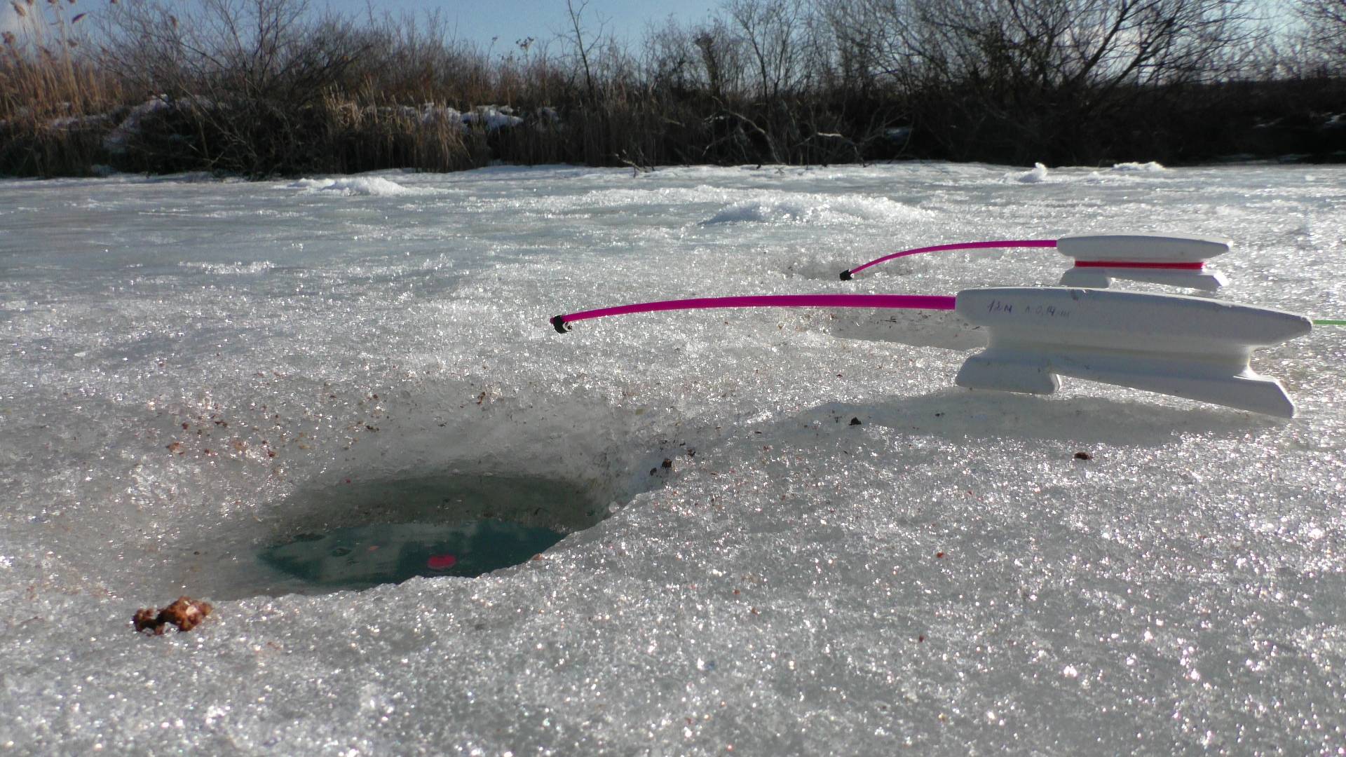 НАПАЛИ НА ХОД КРУПНОГО КАРАСЯ И ЛЕЩА! Вот это рыбалка! смотреть онлайн