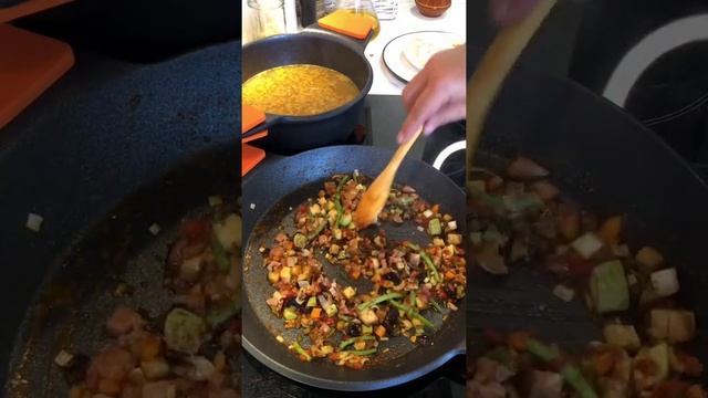 🥘Arroz de Morcilla, Panceta y Verduras (Con Receta📝) смотреть онлайн