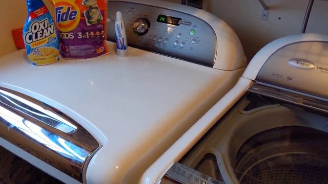 Неудачник в США стирает шмотки дома