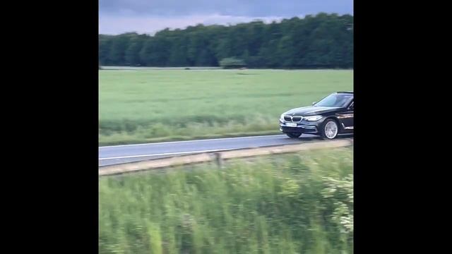 BMW 540i Xdrive Touring Sound mit M Performance Exhaust смотреть онлайн