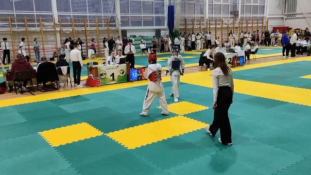 Реальный бой тхэквондо. Подростки. Соревнование спортивных школ Подмосковья. 20012024. Часть 2.