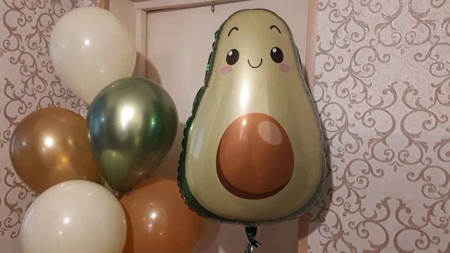 Шары хром лаим и фигура фольга Авокадо смотреть онлайн