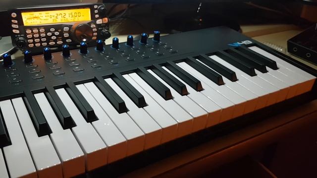 Alesis VI49 - Monster MIDI Keyboard - Midi Klavye