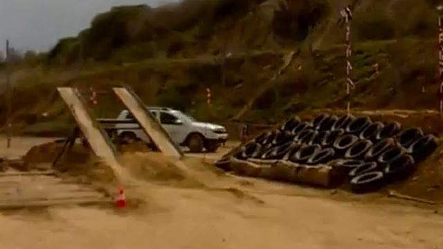 Dacia Duster 4x4 смотреть онлайн