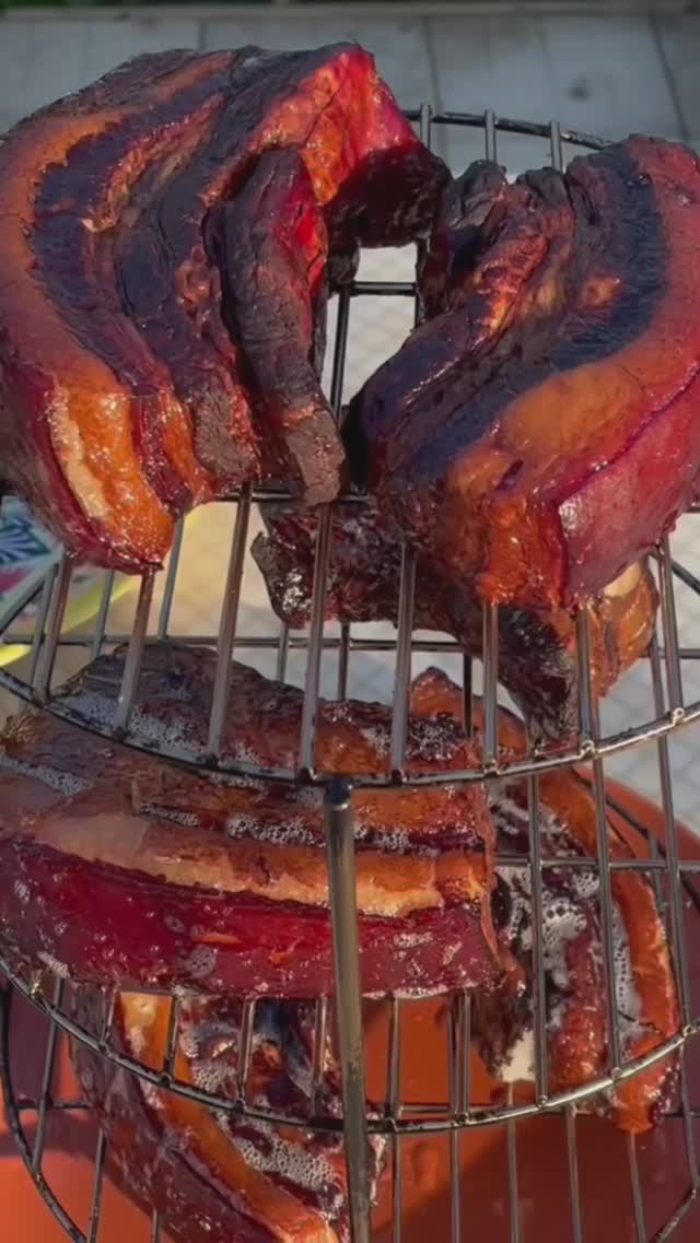 Грудинка в луковой шелухе в казане #shorts #рецепт #казан#грудинка#готовка смотреть онлайн