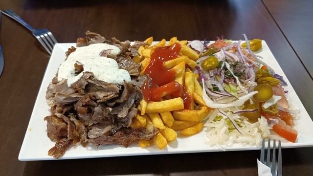 турецкий Дённер (Дюнер) в Германии смотреть онлайн