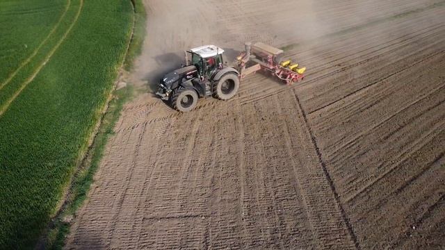 415 km vs 8 Rzędów Siew Kukurydzy Fendt942 BLACK BEAUTY Vaderstad tempo 8 Gr Tomasz Wasiak смотреть онлайн