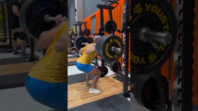 Лютая тренировка ног с акцентом на ягодицы в клубе DDX! смотреть онлайн