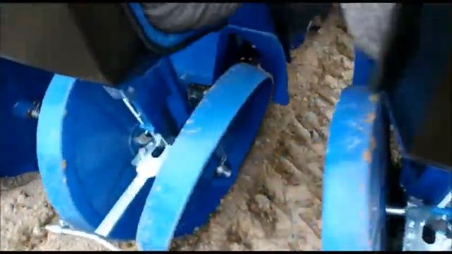 Запуск нової розсадної машини Ferari F Max 4 із системою підливання при висадці смотреть онлайн