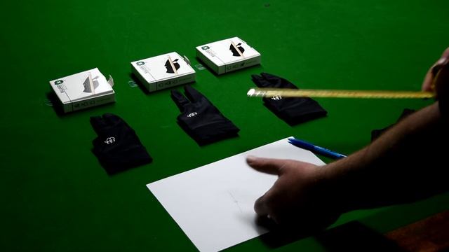 McDermott Glove and Measuring смотреть онлайн
