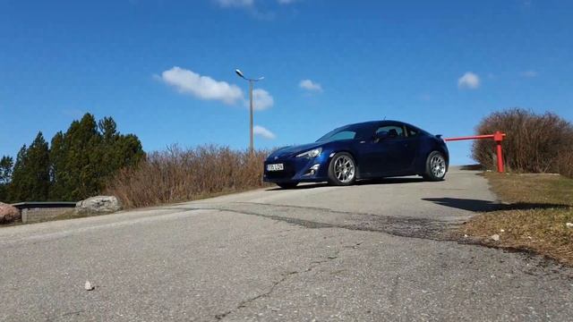 Toyota GT86 смотреть онлайн
