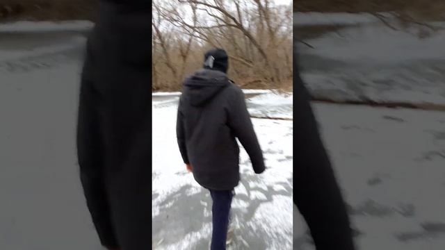 лёд очень толстый ,25 ноября