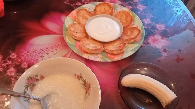 Первые всходы томатов ГНОМИК Сырники на завтрак. Суп куриный. смотреть онлайн