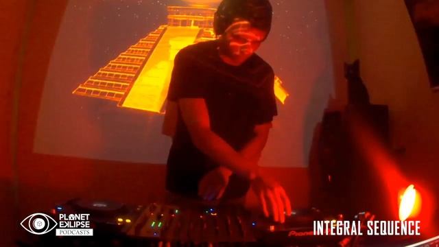 Planet Eklipse / Techno Podcast Live #04 / Integral Sequence (col) Dj Set смотреть онлайн