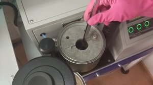 Вакуумное литье на УЛВК-30А. Просто и удобно.