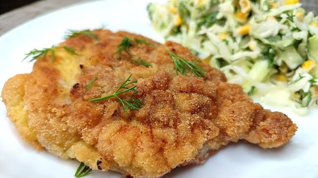 Шницель из свинины. Очень сочная отбивная с хрустящей корочкой. смотреть онлайн