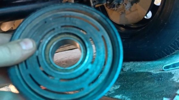 Suzuki Jimny Замена подшипника шкива кондиционера