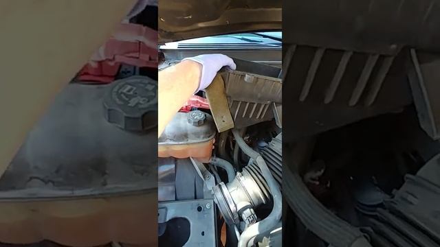 2007-2014 Escalade Headlight Bulb replacement passenger side смотреть онлайн