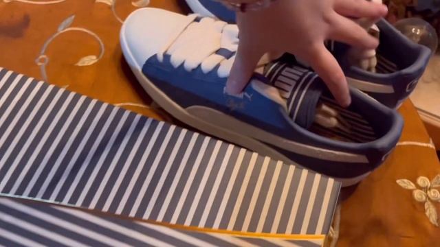 Puma x Rhuigi Clyde Sneakers in Pristine/Inky Blue смотреть онлайн