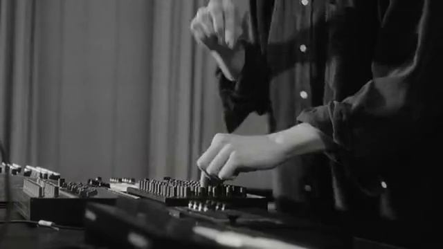 TWO LANES - Live Performance (Piano Set) смотреть онлайн
