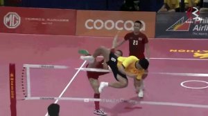 Сепактакрау – необычный вид спорта, который сочетает элементы футбола и волейбола.