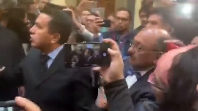 Confrontación entre Frida Guerrera y Marco Olvera смотреть онлайн