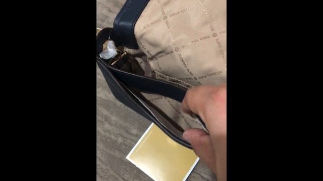 MK Michael Kors Wanda Crossbody смотреть онлайн