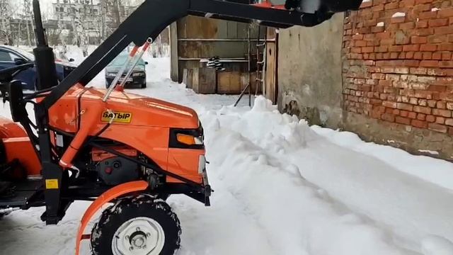 Минитрактор Батыр. Уборка снега. смотреть онлайн