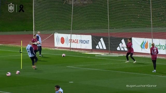 Женская сборная Испании - полная тренировка смотреть онлайн