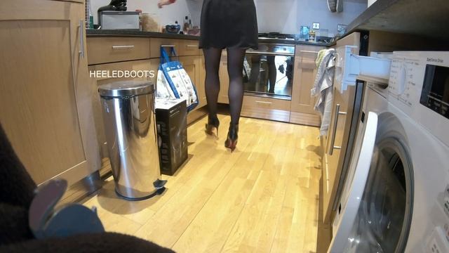 (4k) Breakfast Time feat Christian Louboutin 'So Kate Booties' смотреть онлайн