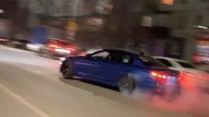 Музыка для ночных шашек по городу