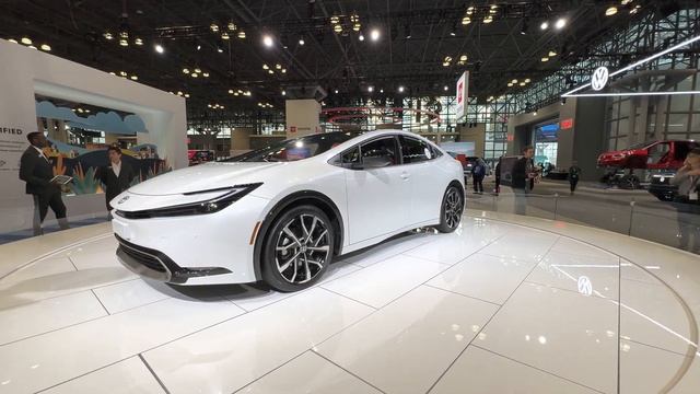 The New TOYOTA Prius Prime XSE - First Look смотреть онлайн