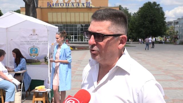 У Рівному провели акцію з вимірювання нітратів в овочах та фруктах смотреть онлайн