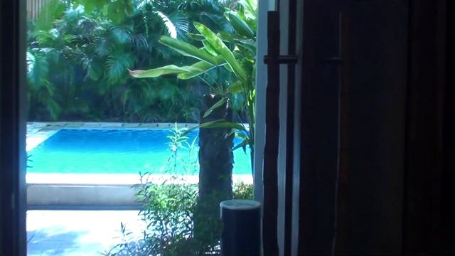 Отель Pondok Sari 3* Бали .Индонезия.Дверь к бассейну.