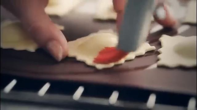 Tupperware Ravioli Maker смотреть онлайн