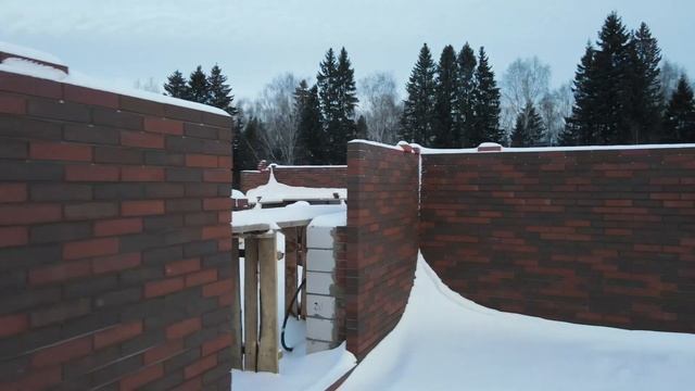 Кладка. Необычная расцветка стен. Строительство дома. смотреть онлайн