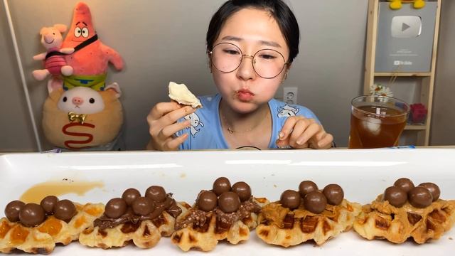 크로플 몰티져스잼 누텔라잼 스키피잼 로투스잼 메이플시럽 아이스크림 먹방 Dessert Mukbang смотреть онлайн